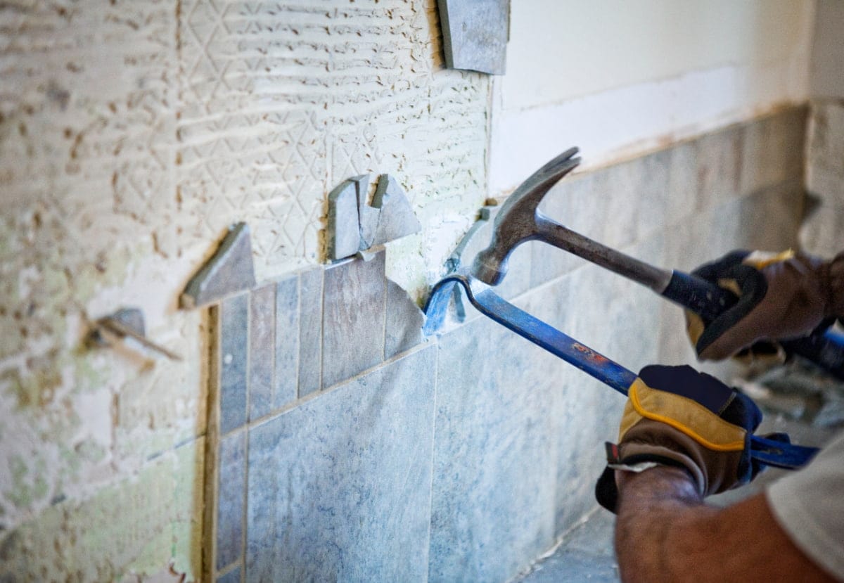 Rénovation d'une salle de bain et de son carrelage dans le Béarn.